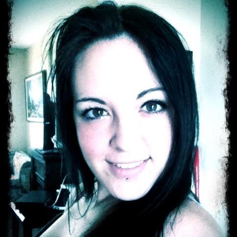 Alicia Howell Photo 20