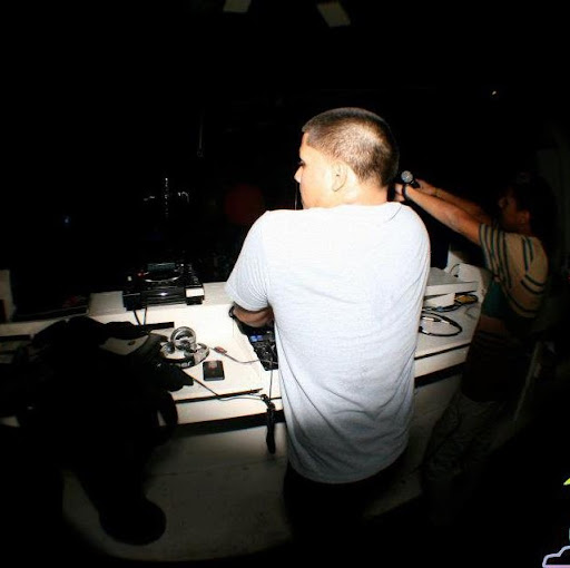 Samuel Gomez Photo 7