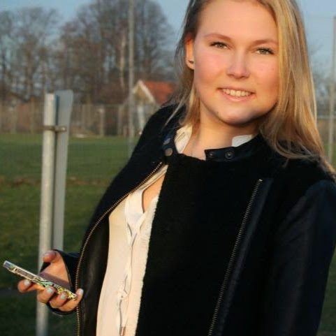Julie Pedersen Photo 21