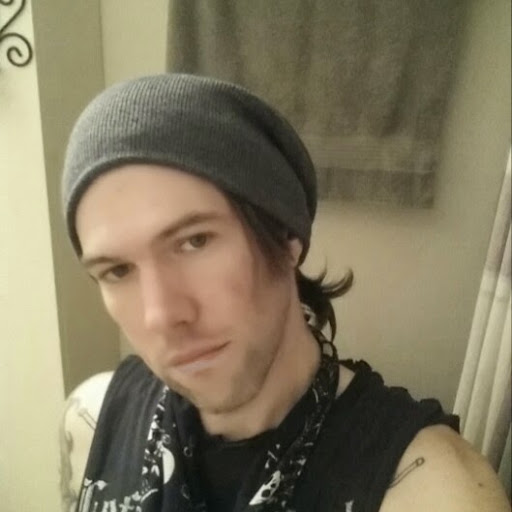 Dustin Perry Photo 9