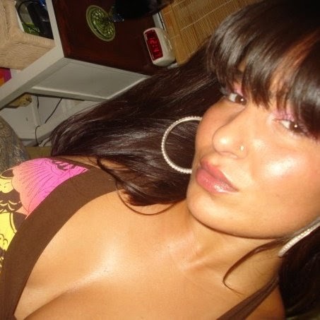 Elizabeth Arthur Photo 34