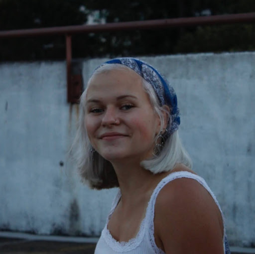 Lydia Newman Photo 18