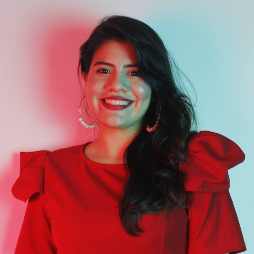 Laura Alvarez Photo 23