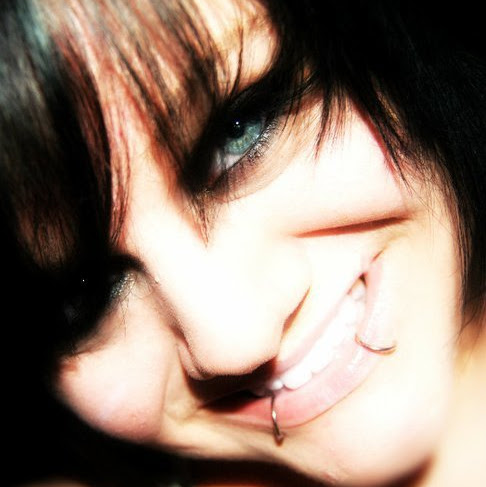 Michelle Ritchie Photo 36