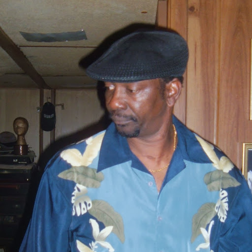 Edward Lyons Photo 39