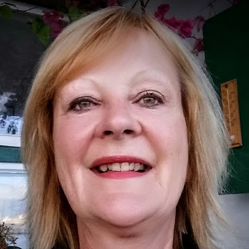 Alison Ambrose Photo 6