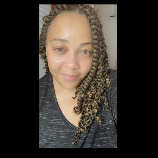 Renee Banks Photo 14