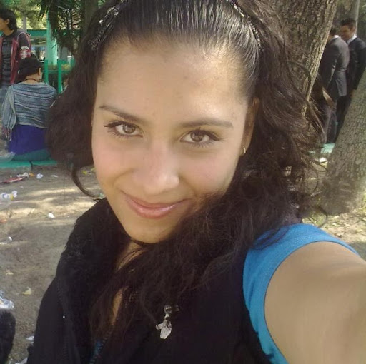 Stephanie Silva Photo 33