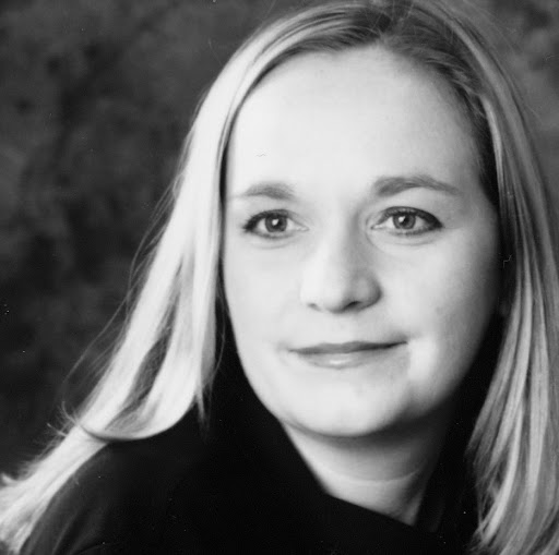 Robyn Sutton Photo 12