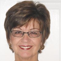 Gwen Thompson Photo 17