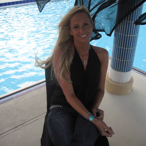 Lori Long Photo 27