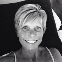 Lynda Watson Photo 30