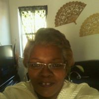 Jacquelyn Mills Photo 13
