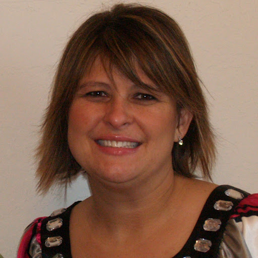 Linda Collier Photo 16