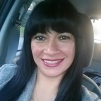 Elizabeth Salinas Photo 28