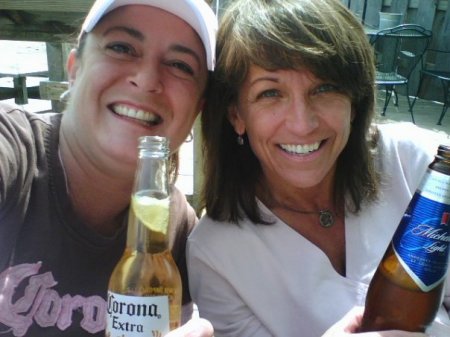 Laurie Hill Photo 6