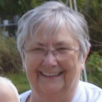 Pamela Frost Photo 37