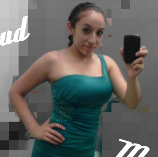 Erica Salinas Photo 22