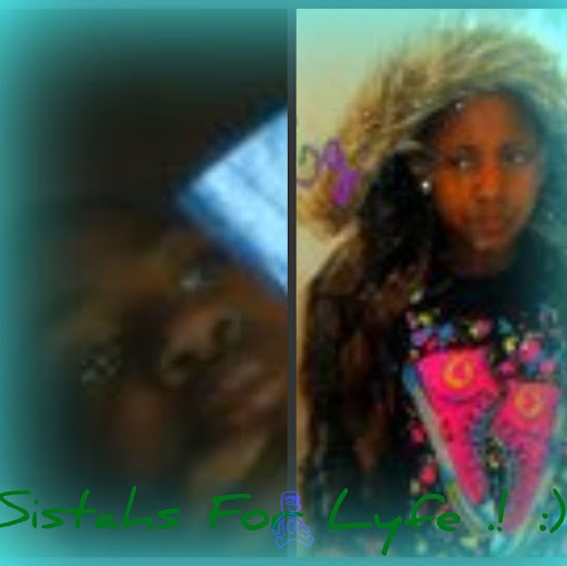 Olivia Walker Photo 41