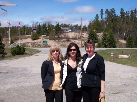 Donna Andrews Photo 13