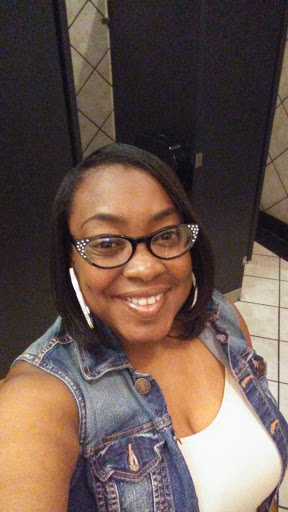 Nicole Cummings Photo 32