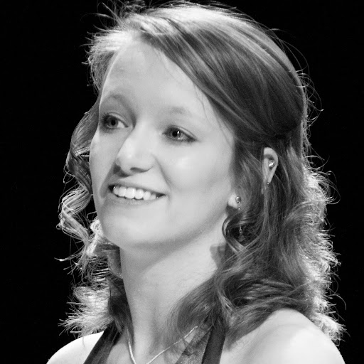 Amy Walsh Photo 42