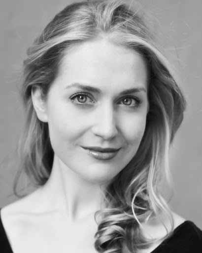 Clare Anderson Photo 8