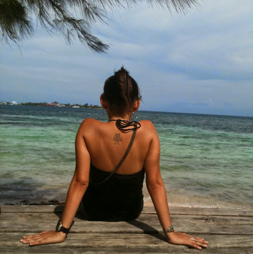 Alma Reyes Photo 29