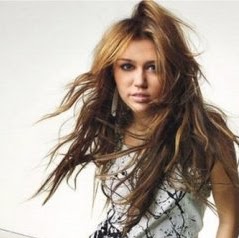 Nicole Hewitt Photo 24