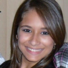 Julia Santos Photo 13