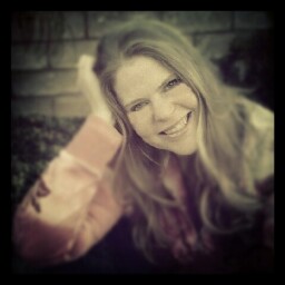 Mindy Hughes Photo 26