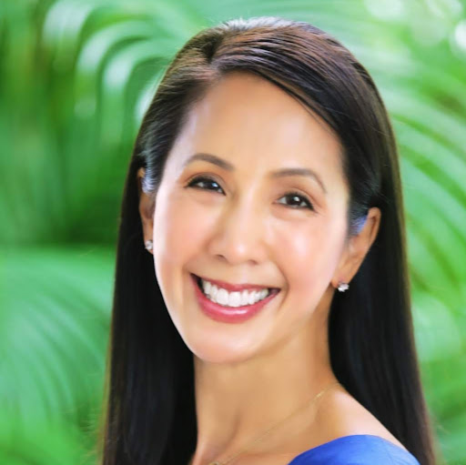Jennifer Takahashi Photo 28