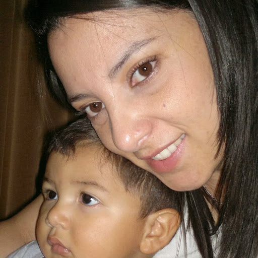 Vivian Hernandez Photo 28