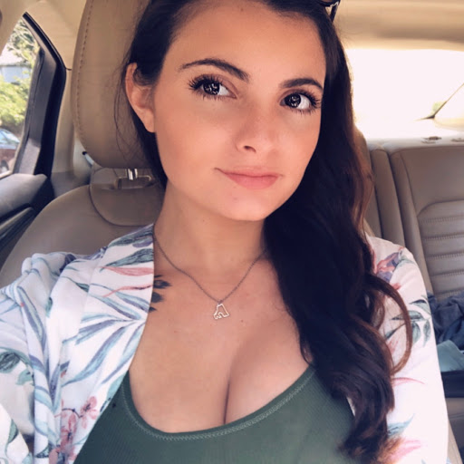 Allison Perry Photo 6