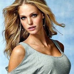 Amanda Donaldson Photo 30