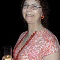 Elizabeth Hunt Photo 48