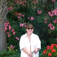 Linda Gould Photo 29