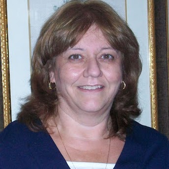 Lynda Martin Photo 5