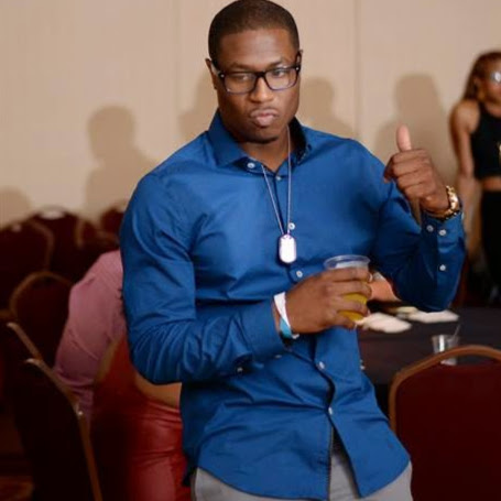 Travis Tyler Photo 33