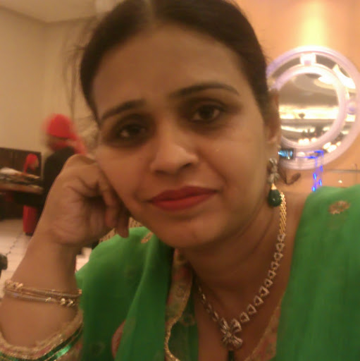 Sundeep Kaur Photo 27