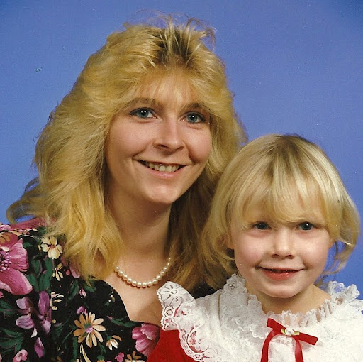 Lori Wallace Photo 2