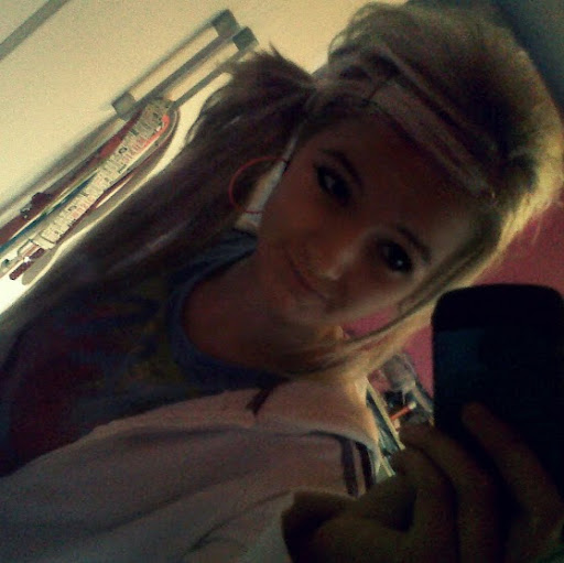 Niamh Higgins Photo 24