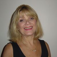 Lynda Cook Photo 25