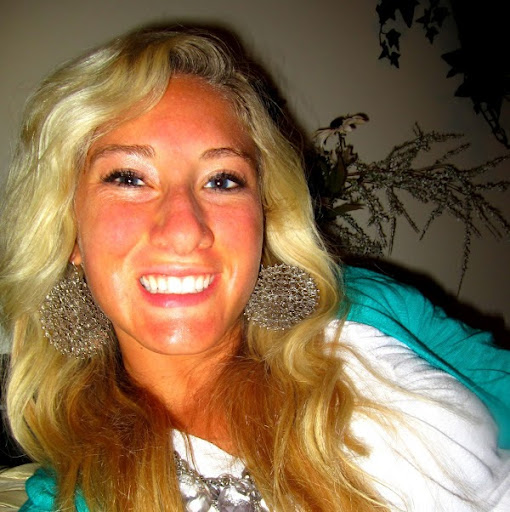 Janelle Mitchell Photo 43