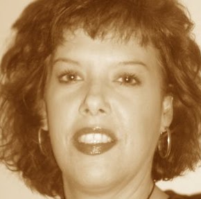 Laurie Snyder Photo 27