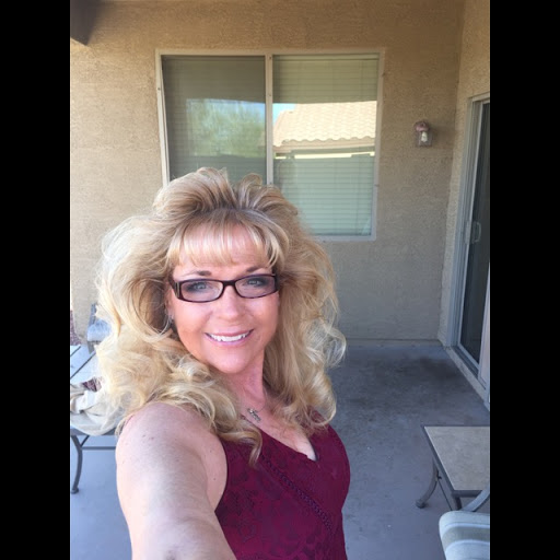 Dee Hall Photo 13