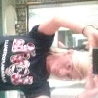 Renee Gardner Photo 30
