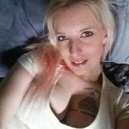 Nikki Erickson Photo 24