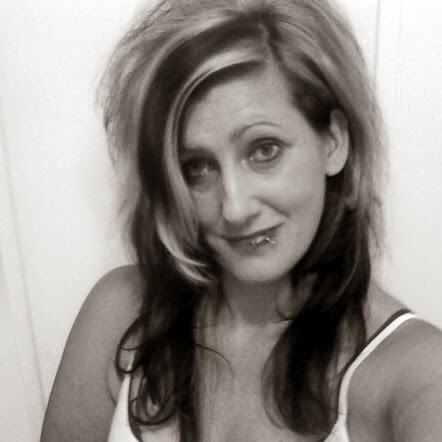 Amy Wright Photo 14