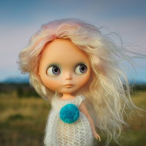 Lily Van Photo 10